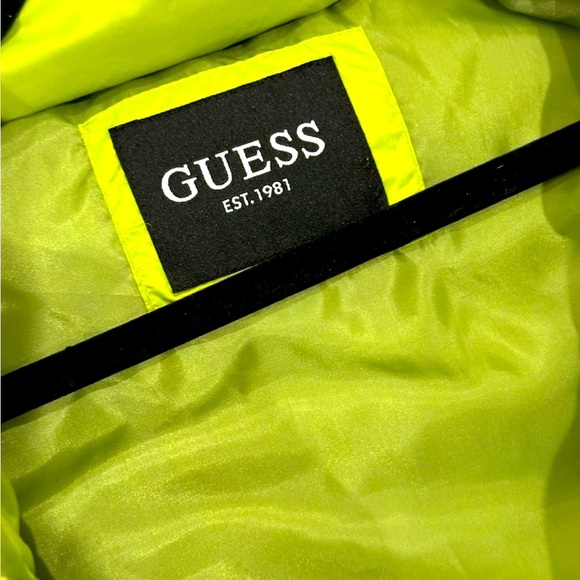 🧥🎿 GUESS Neon Green‎ Quilted Puffer Jacket | Sz M | Hooded Ski Snowboard USA - Picture 7 of 10